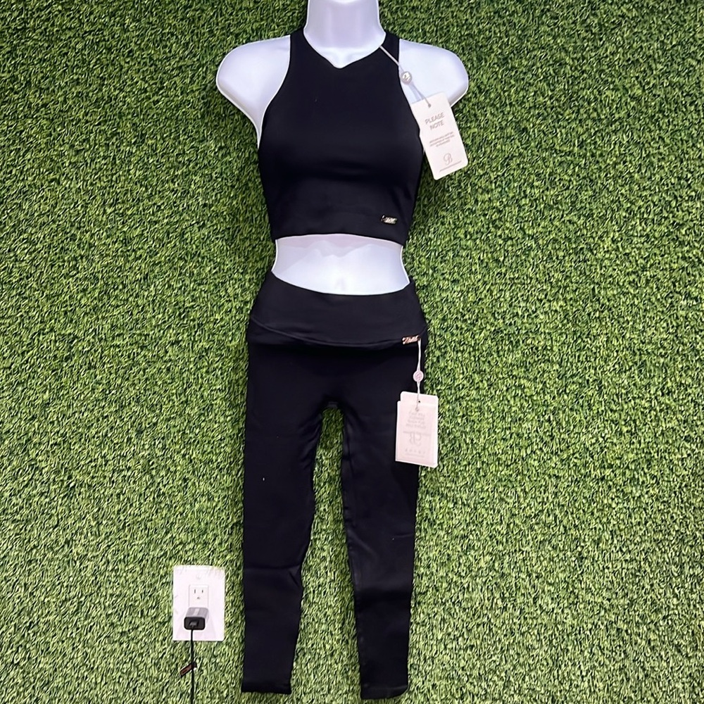 NWT Bombshell Sportswear Black Inspired Seamless Ribbed High Neck Racerback Bra